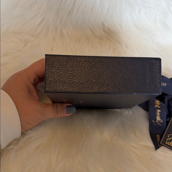 Louis Vuitton Blue and Gold Gift Box with Ribbon - Picture 7 of 13